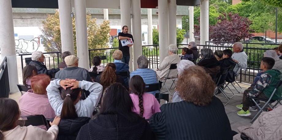 Celebración del dáa del libro en el mercado en 2024
