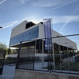 Fachada Biblioteca Benjam&iacute;n Palencia